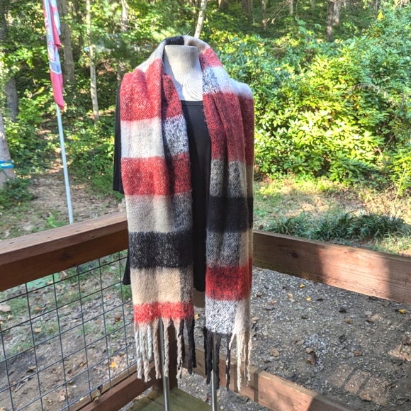 Oversized Plaid Fuzzy Scarf with Big Fringe - Picture 8 of 9